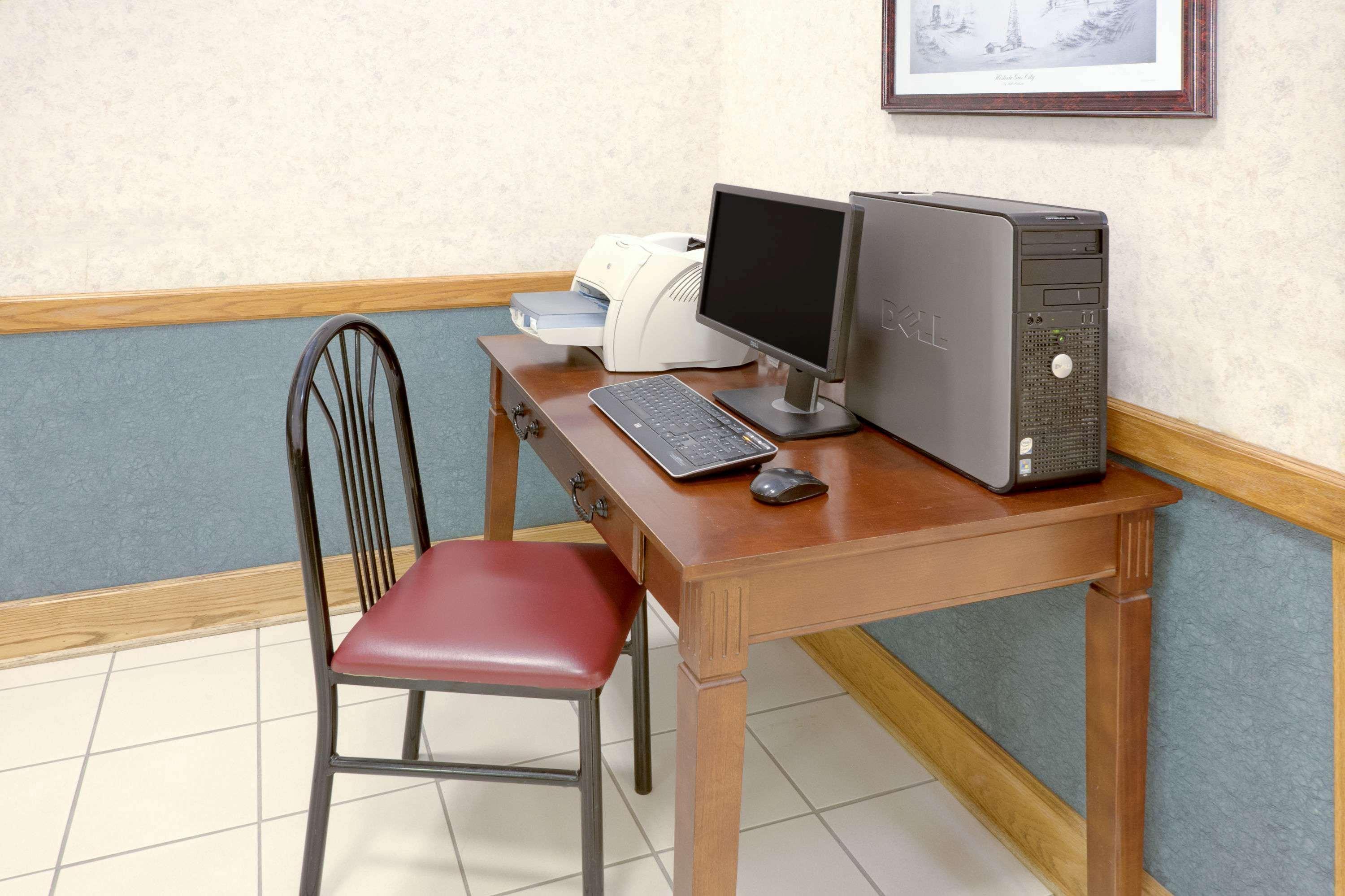 Super 8 By Wyndham Gas City Marion Area Extérieur photo