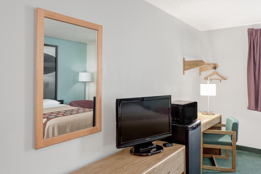 Super 8 By Wyndham Gas City Marion Area Extérieur photo